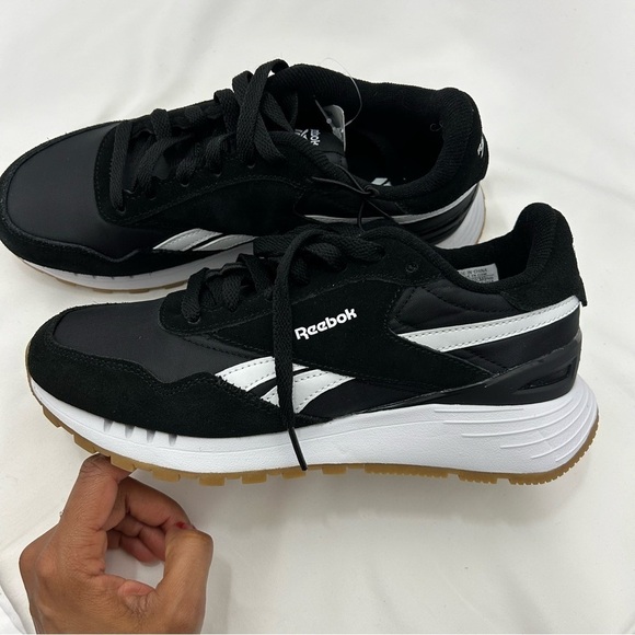 Reeboks Classic women’s Size 8 New Without Tag - Picture 10 of 11